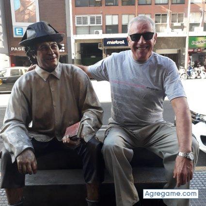 Ernesto409 chico soltero en Montevideo