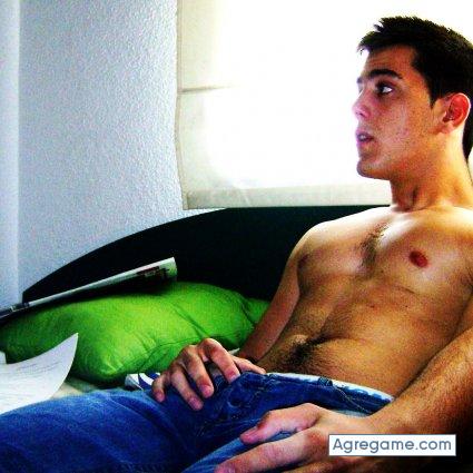 morenito92 chico soltero en Madrid