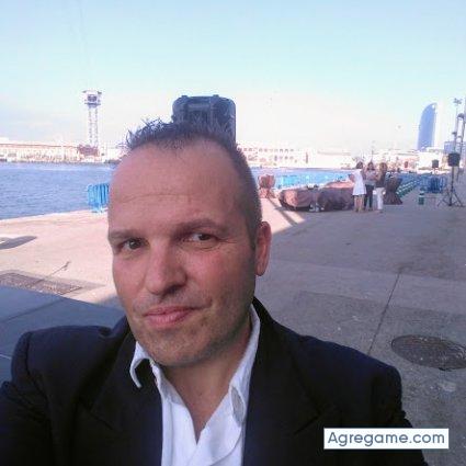 WOXTER chico soltero en Barcelona