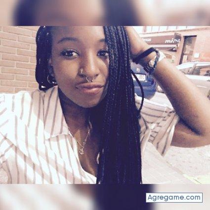 Titi97 chica soltera en Monzon