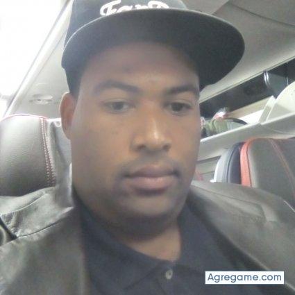 OAGJ02 chico soltero en Honolulu