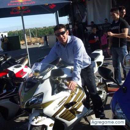 alfonsito chico soltero en Los Ferrandiz San Vicente Del Raspeig