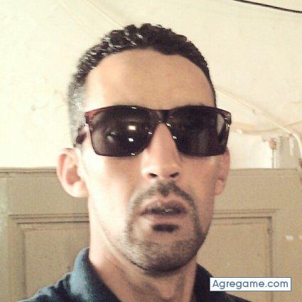 1hombre chico soltero en Torroella de montgri