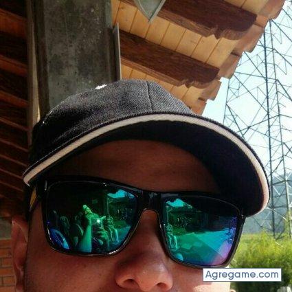 Santiduran chico soltero en Caicedo