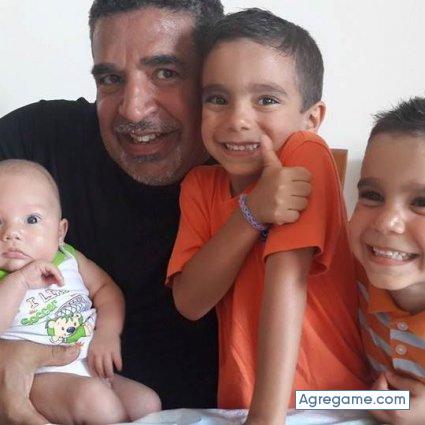 gerardoesteves chico soltero en Paradas