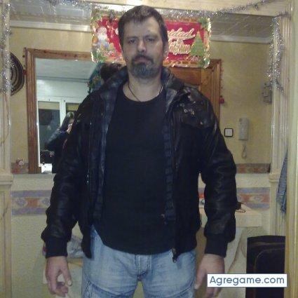 trestigre chico divorciado en Castalla