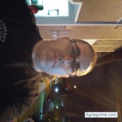 Johncs71 chico soltero en Kearny