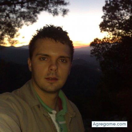 Mircea chico soltero en Molina De Segura