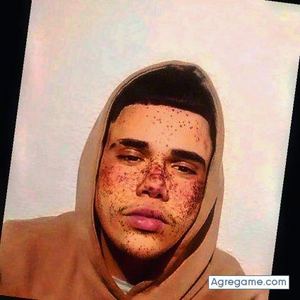 Adampv111 chico soltero en Málaga