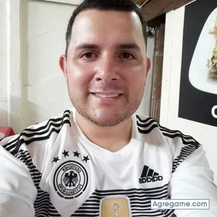 erickmiranda2711 chico soltero en Grecia