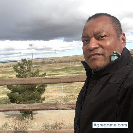 Luceraso chico soltero en Redding