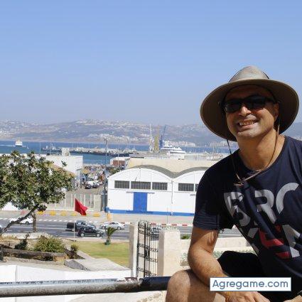 Elysdron chico soltero en Los Angeles