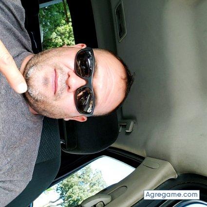 Herbertrios chico soltero en Anaheim