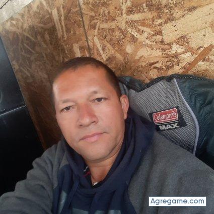 Reabrego chico soltero en Santa Cruz