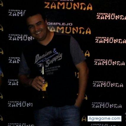 Tonny37 chico soltero en Chacras De Coria