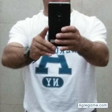 CristianMarcelo66 chico separado en Happy