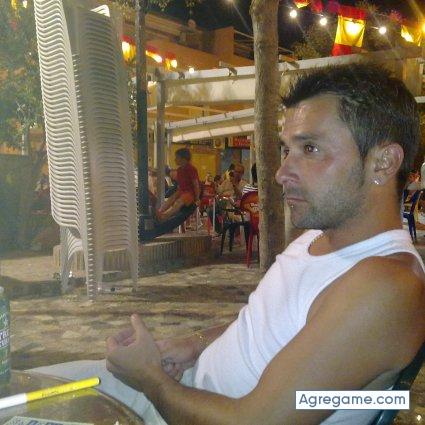 carlitos8577 chico soltero en Cartagena