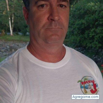 ryanjonhotchkiss chico divorciado en Turrialba