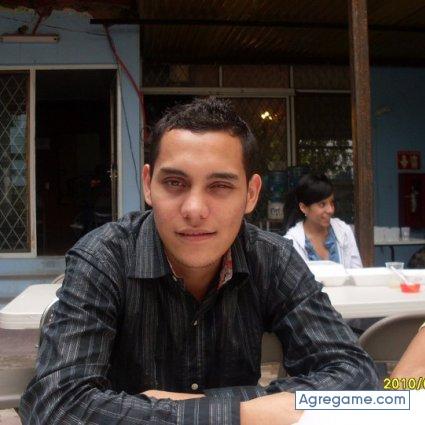 Pextor chico soltero en San Julián