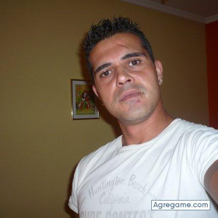 akiles chico soltero en L'Hospitalet de llobregat