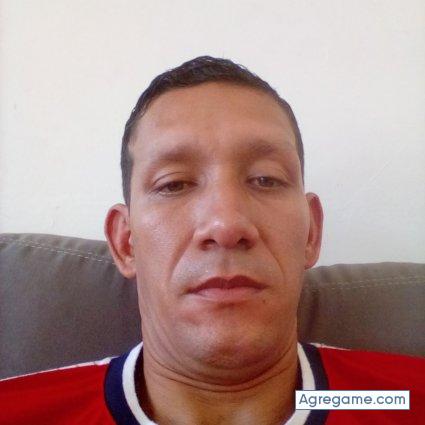 Luissernaserna chico separado en El Bordo