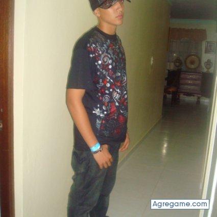 Rafael123 chico soltero en Licey Al Medio