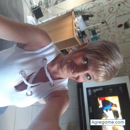 Sourire chica soltera en Mataró