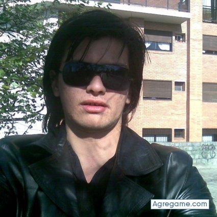 eldiosdelasoledad chico soltero en Boulogne