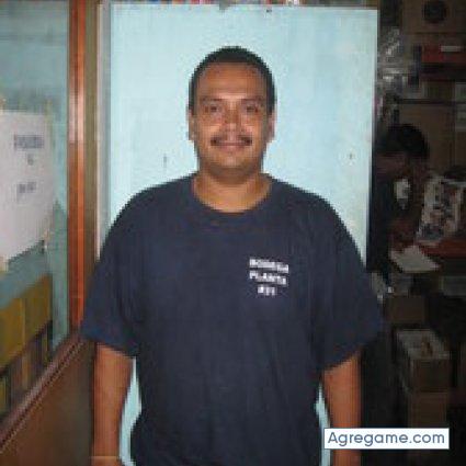 gordo chico soltero en Santa Ana