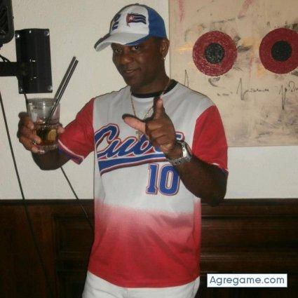 CubanStarsSalsaDj chico soltero en 