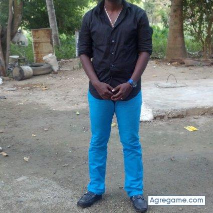 domingo09 chico soltero en Santo Domingo