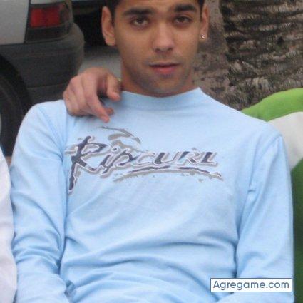 MoReNaZoO chico soltero en Pinar De Campoverde
