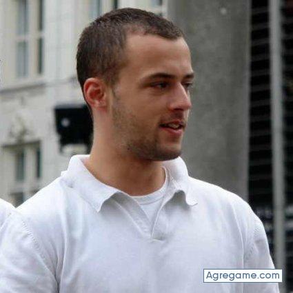 Parker chico soltero en Sevilla