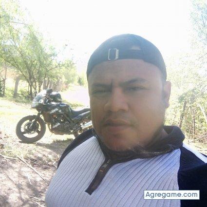 Humbertoestevez chico soltero en San Luis Talpa