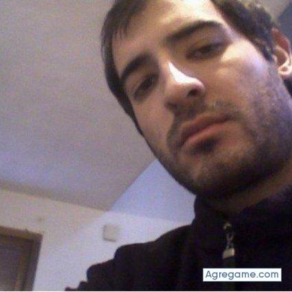 Antigono chico soltero en Sevilla