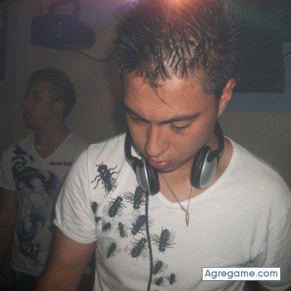 tatooleal chico soltero en Bogotá