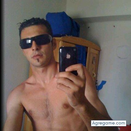 petrisor chico soltero en Barañain