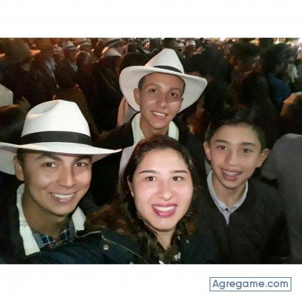 MANUEL23mogollon43 chico soltero en Los Patios