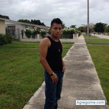 miqueas12345lol chico soltero en Martinsburg