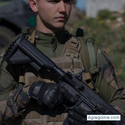 rlkanec chico soltero en San Julián