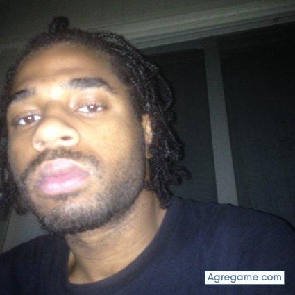 bteel chico soltero en Newark