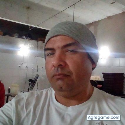 Neuvermontilla chico soltero en Caseros