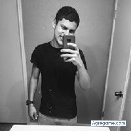 gustavocaballero chico soltero en Lansing