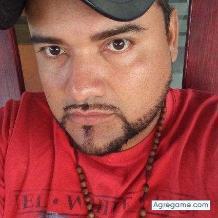 Pingudo32 chico soltero en Campamento