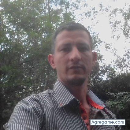 Oscarinsa chico soltero en J. E. Estigarribia