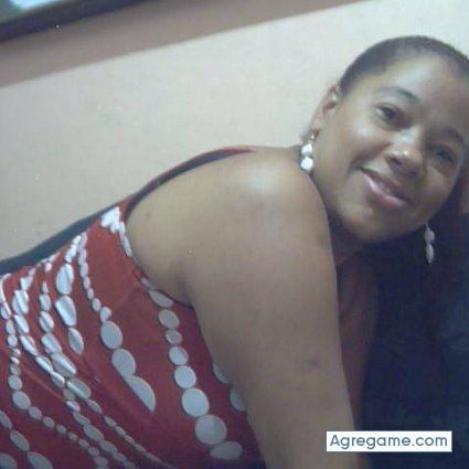 mirella chica soltera en Santo Domingo Norte