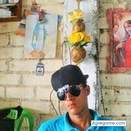 972854443 chico soltero en Caleta Cruz