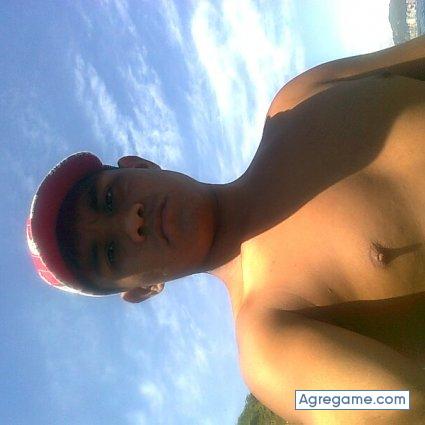 TRISVEVERZO chico soltero en Farmington