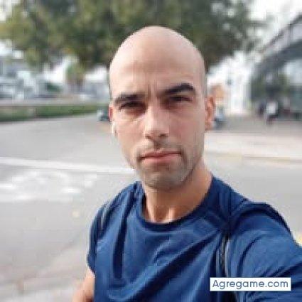 naidegliza chico soltero en Bellver De Cerdanya