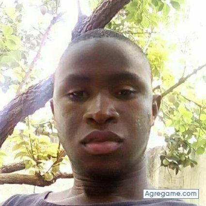 Doumbouya chico soltero en San Vicente De Alcantara